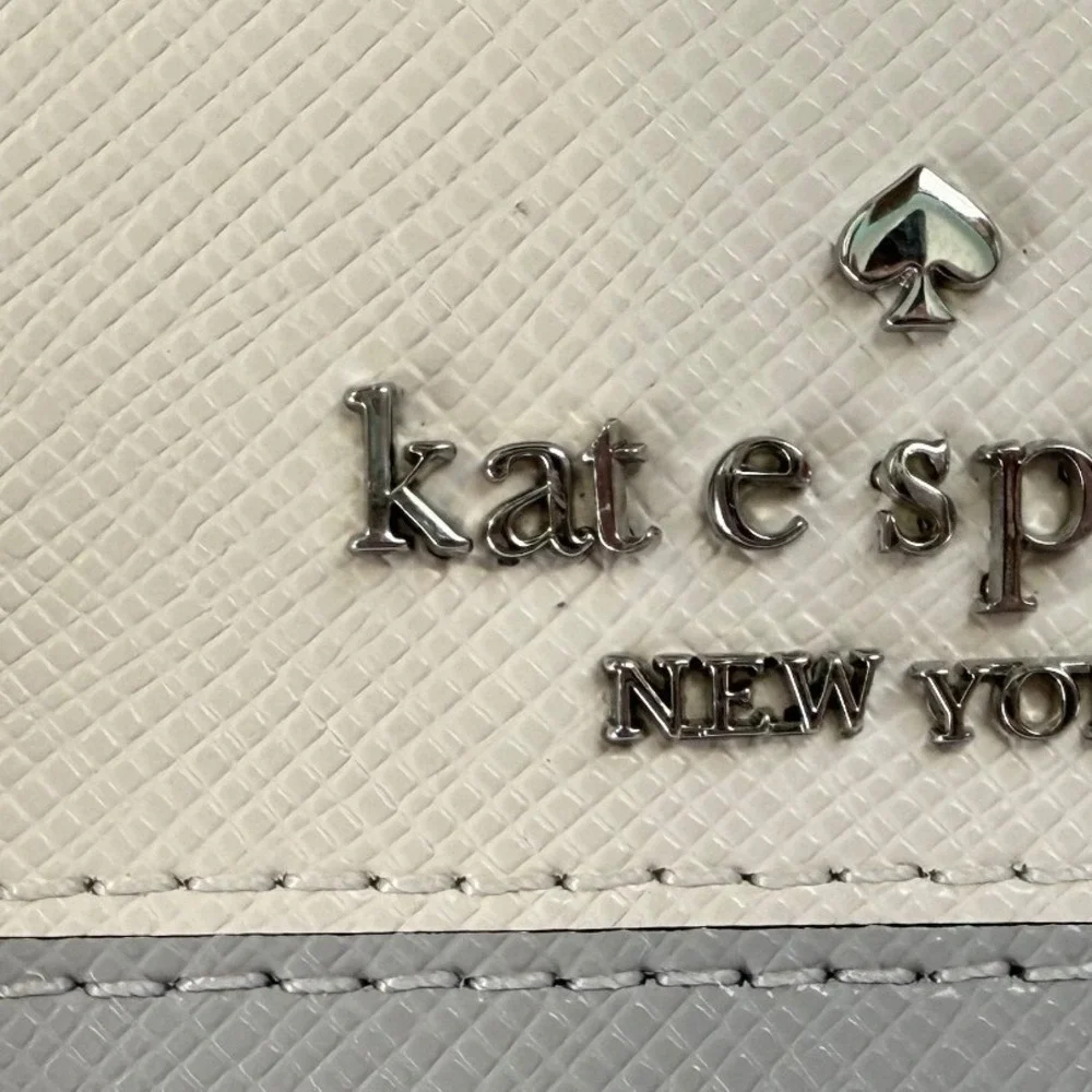 Kate Spade Colorblock Saffiano‎ Leather Medium L-Zip Wristlet Grey White DEFECT